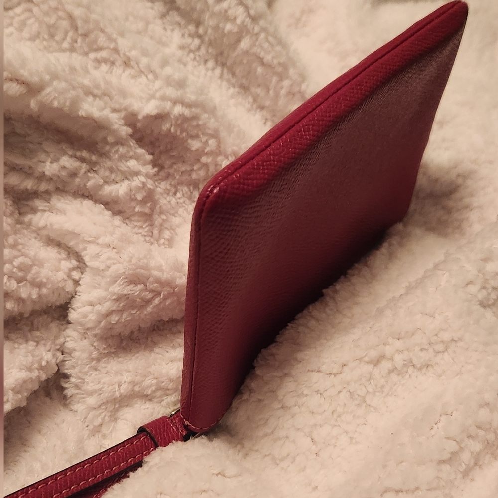 Coach Corner Zip Wristlet EUC - Picture 7 of 11